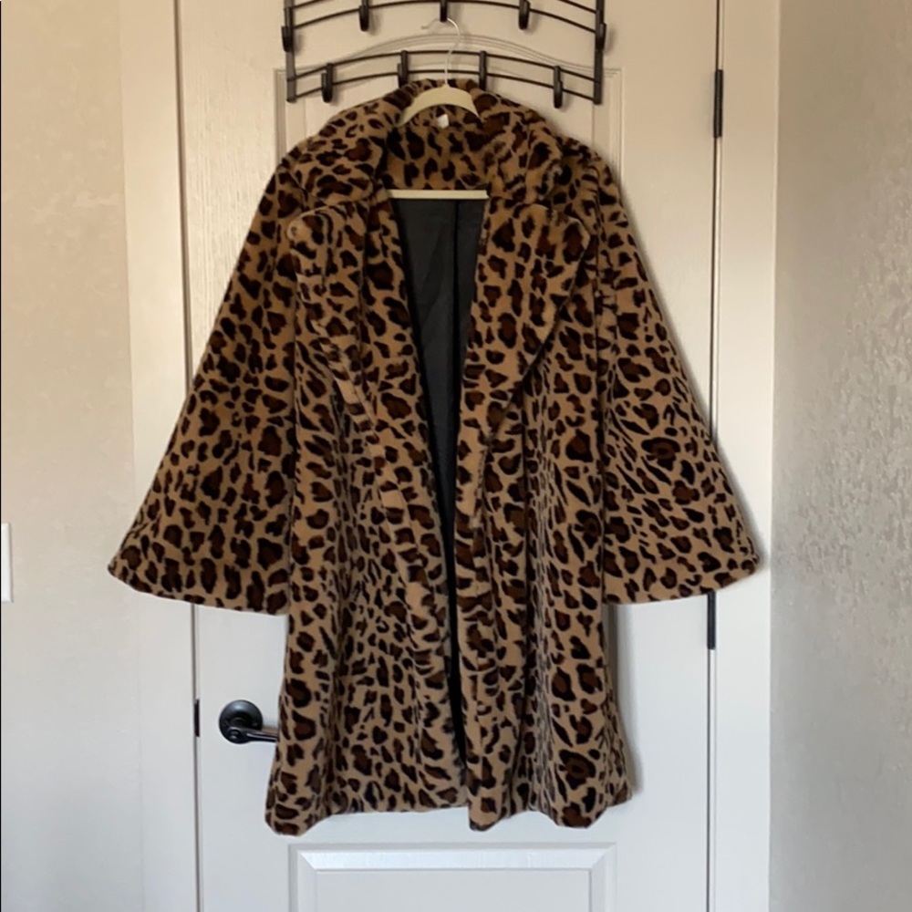 Bell Sleeve Leopard Print Faux Fur Coat